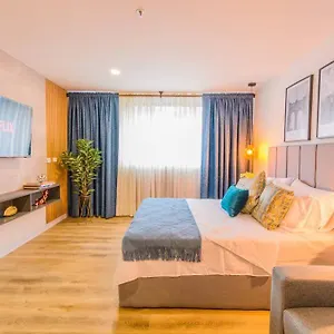 https://luxury-suite-in-el-poblado-co-work-gym-fast-wifi.colombiamedellinhotels.com